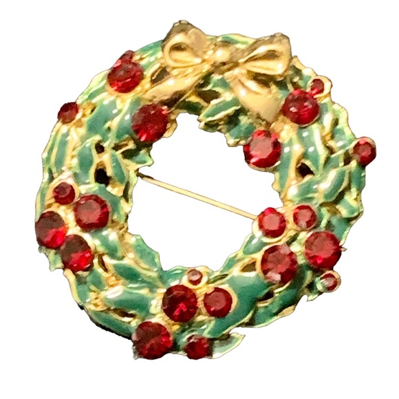 Crystal and enamel  Christmas wreath brooch - Picture 1 of 3